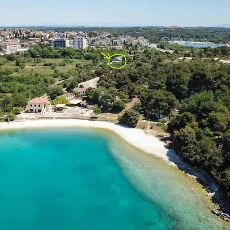 Vila With Private Swiming Pool Pula